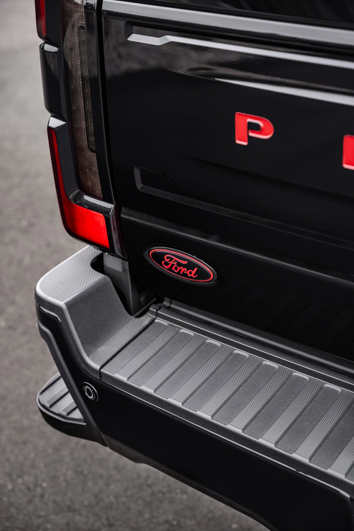 2025 Ford Platinum F350