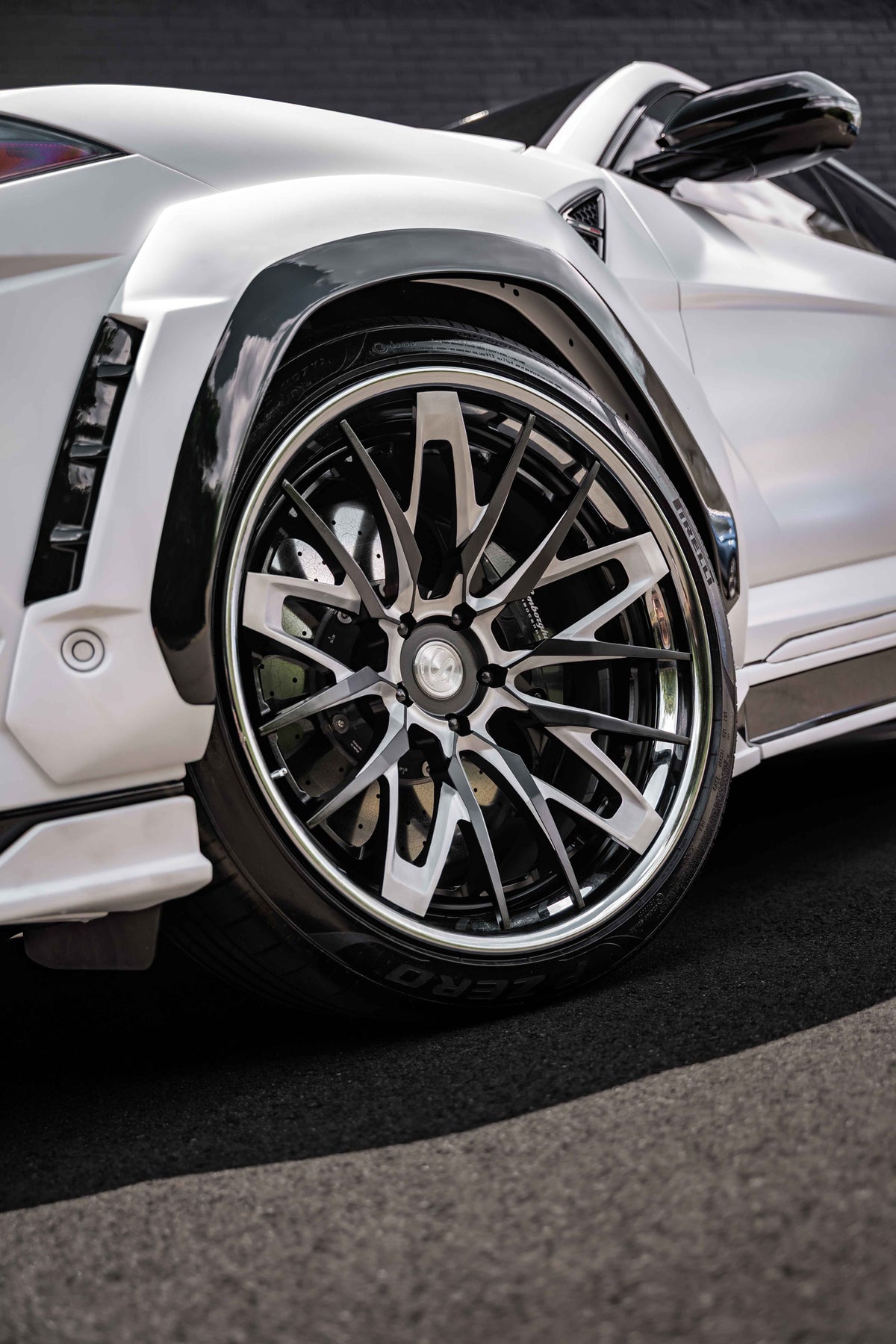 2020 LAMBORGHINI URUS S